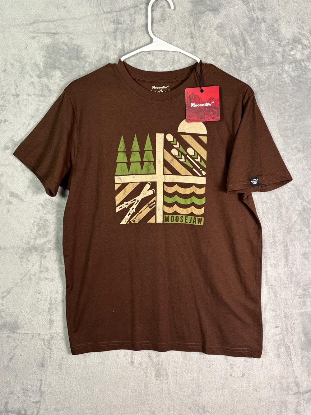 NWT New Moosejaw Brown Bloody Mary SS Tee Mens Size Large